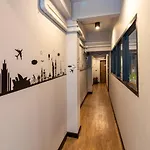 Snoozzze Hostel ใกล้รถไฟฟ้า ย่านบางรัก (Adults Only)